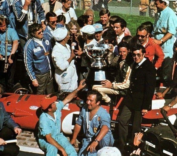 14- Andretti vainqueur