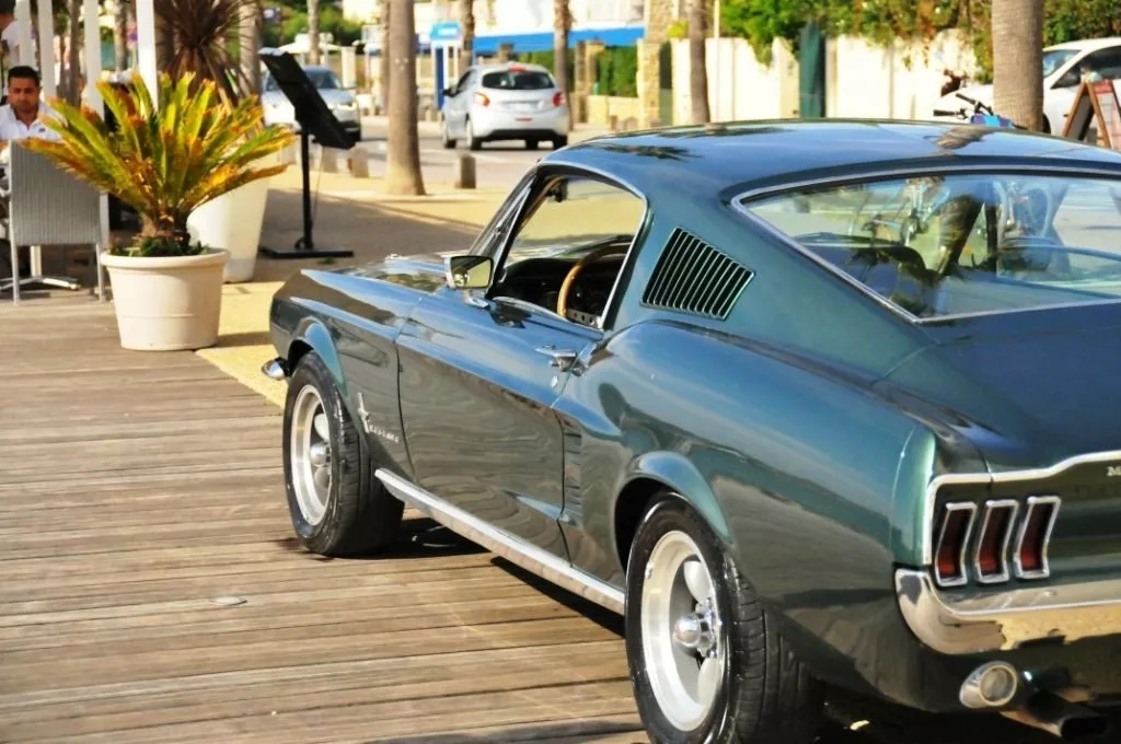 Ford Mustang 1967 « Bullitt » avec Richard Dallest