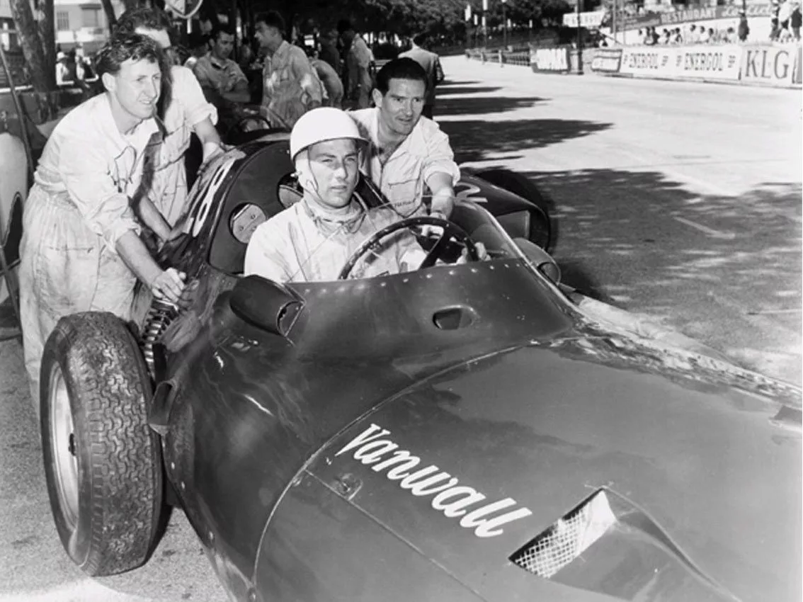 The Racer : hommage à Sir Stirling Moss