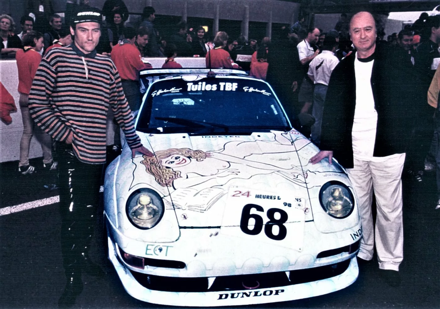 Wolinski et la Porsche de Maître Poulain