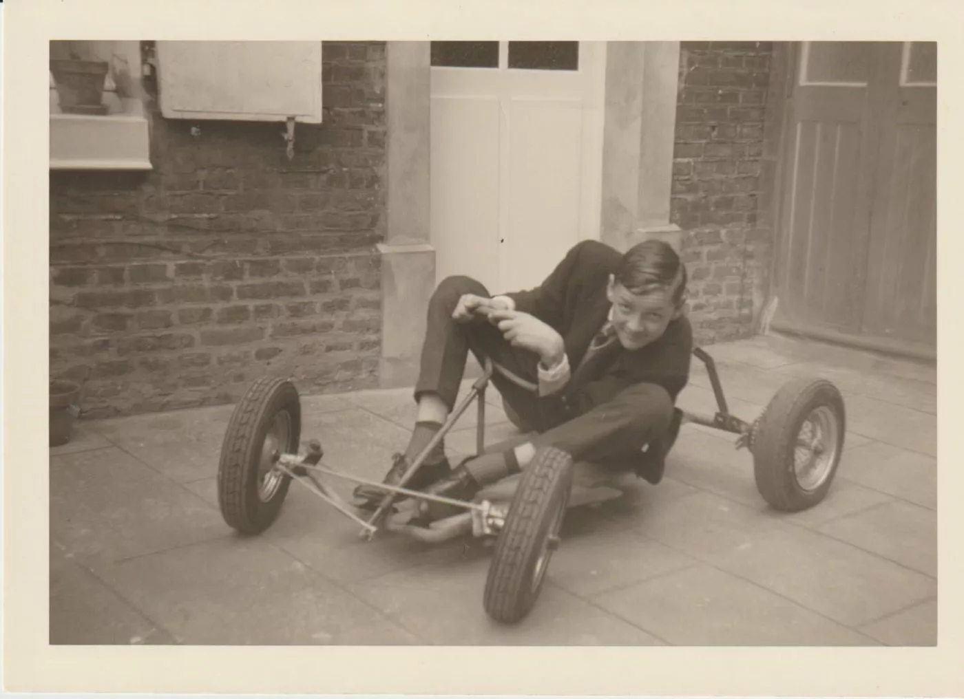 Guy Dhotel : Débuts d’un pilote de course