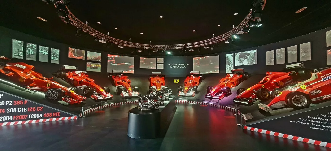 Ferrari, Lamborghini, Venise, Clapton 2/2